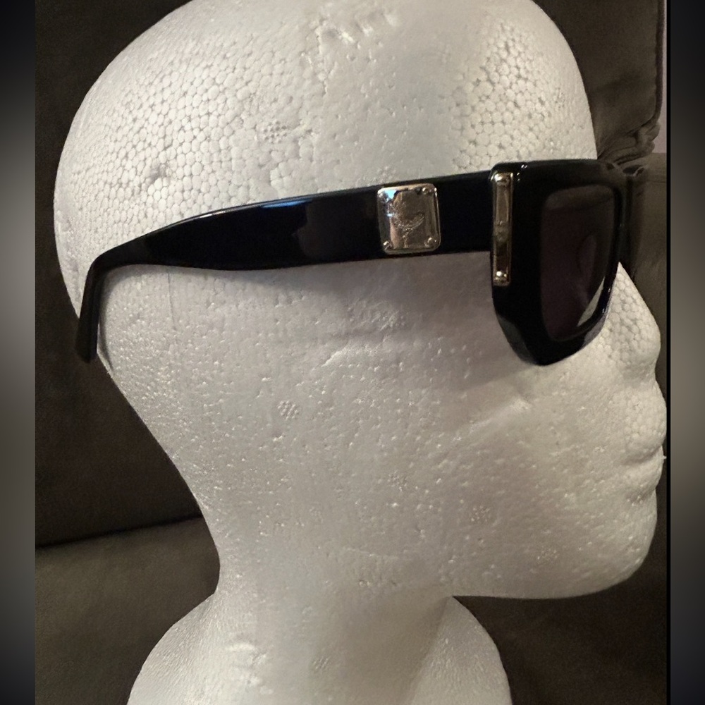 SOLD❤️ MCM 726S Sunglasses Black/ Dark Brown 🆕LIKE NEW🆕 - Picture 8 of 14
